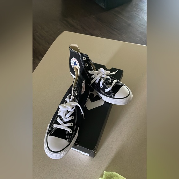 Convers - Picture 2 of 4